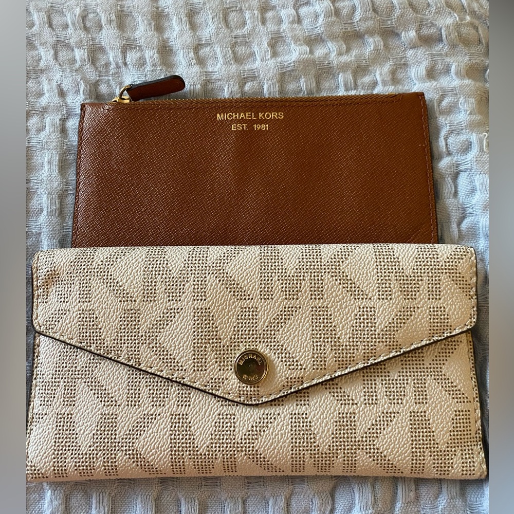 Leather White Michael Kors Wallet with separate coin purse